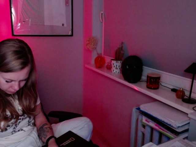 hollyBB live cam on BongaCams