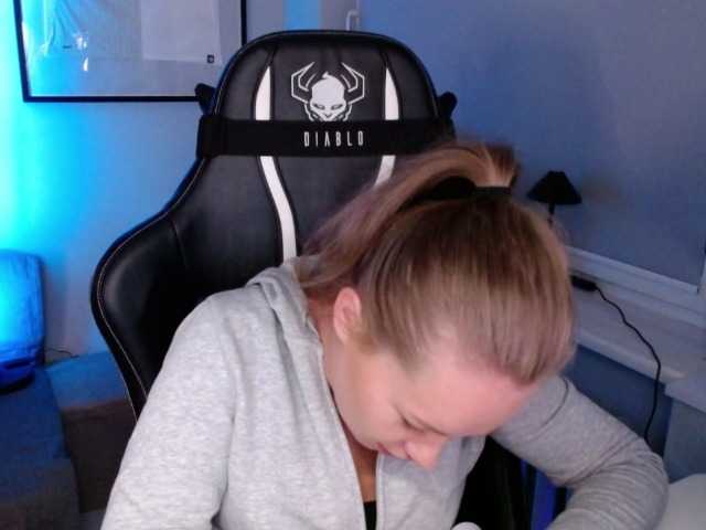 hollyBB live cam on BongaCams