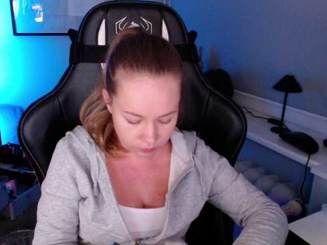hollyBB live cam on BongaCams