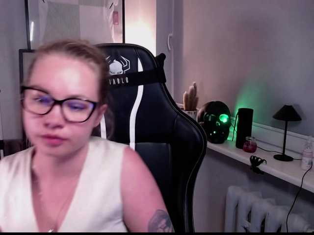 hollyBB live cam on BongaCams