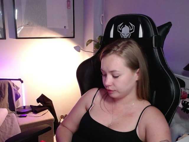 hollyBB webcam