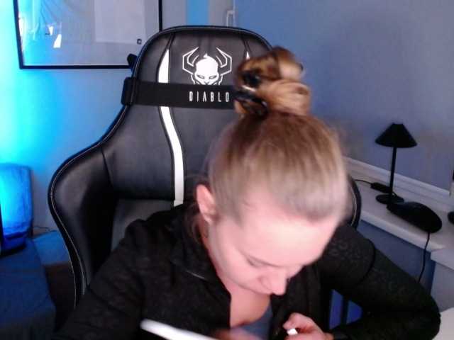 hollyBB
