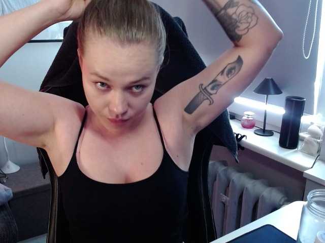 hollyBB live cam on BongaCams