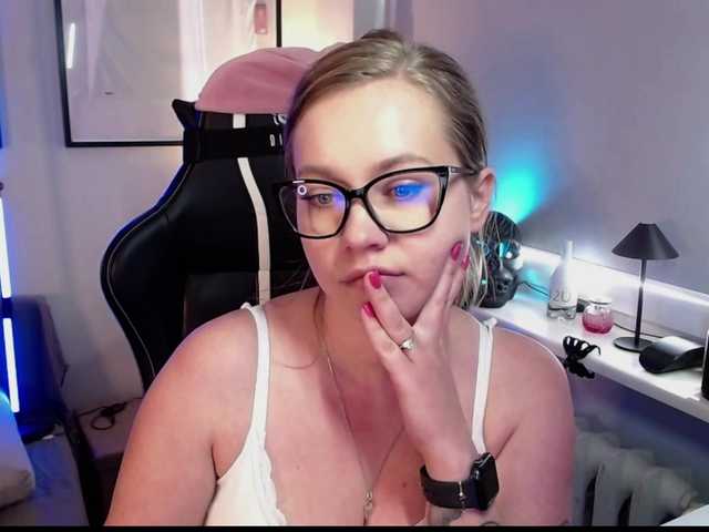 hollyBB live cam on BongaCams
