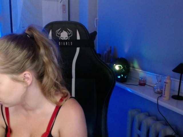hollyBB live cam on BongaCams
