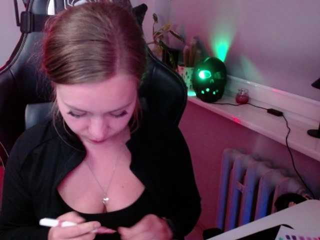 hollyBB live cam on BongaCams