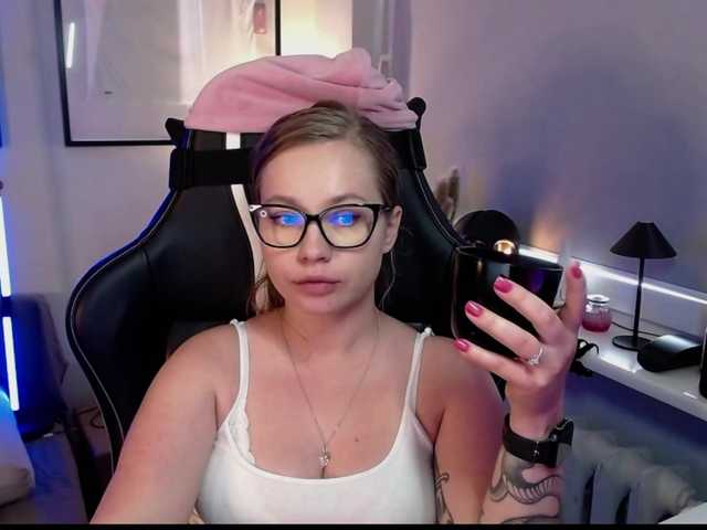 hollyBB live cam on BongaCams