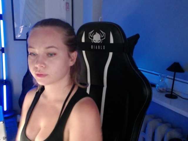 hollyBB live cam on BongaCams