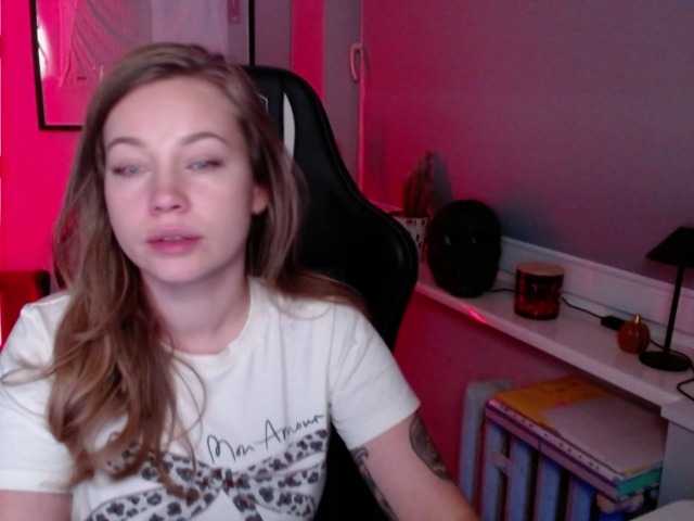 hollyBB live cam on BongaCams