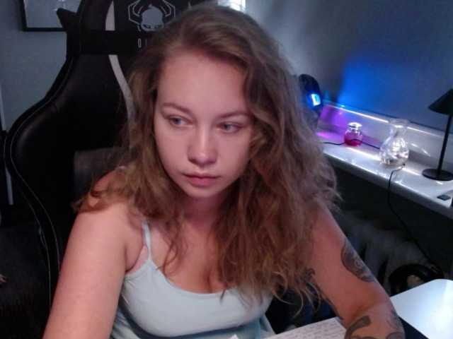 hollyBB live cam on BongaCams