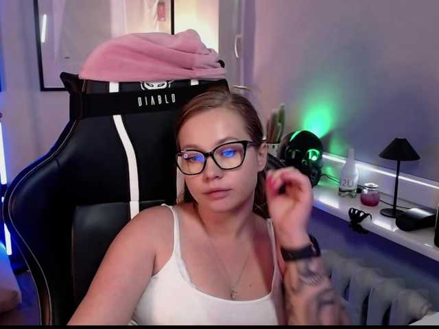 hollyBB live cam on BongaCams