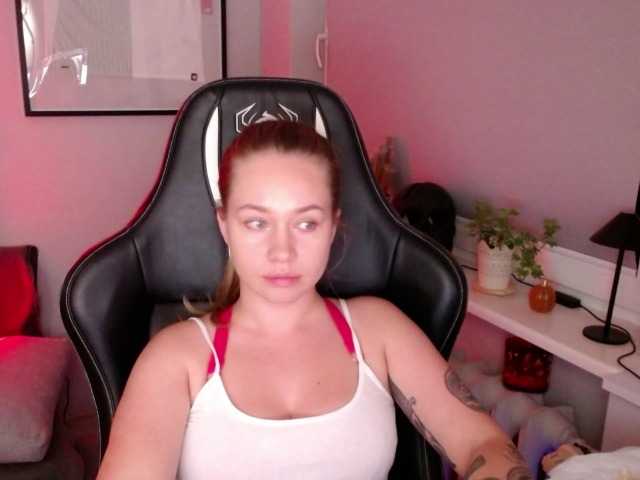 hollyBB live cam on BongaCams