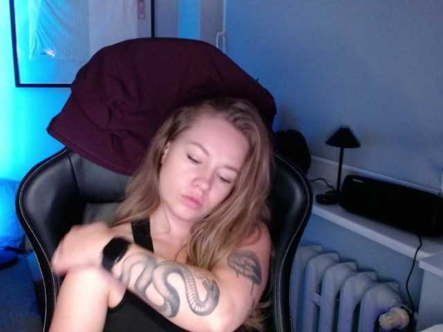 hollyBB live cam on BongaCams