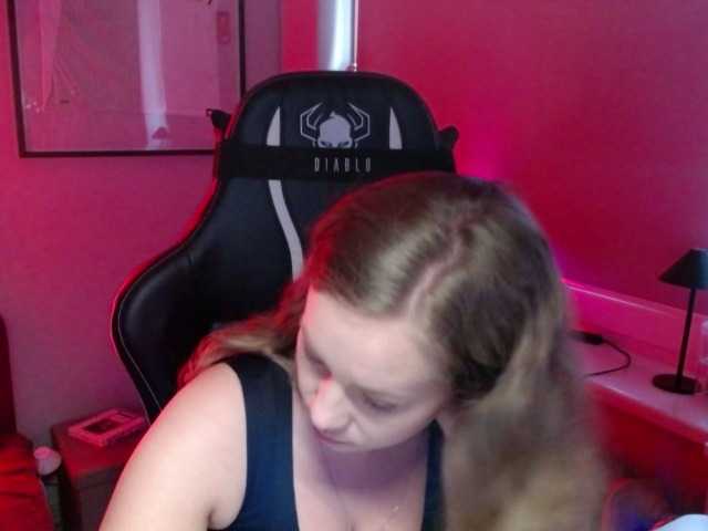 hollyBB live cam on BongaCams