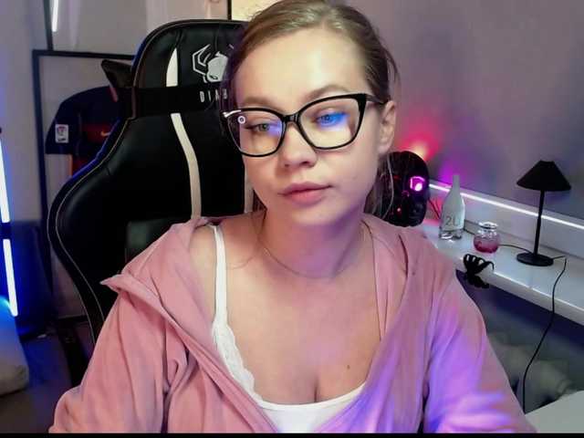 hollyBB live cam on BongaCams