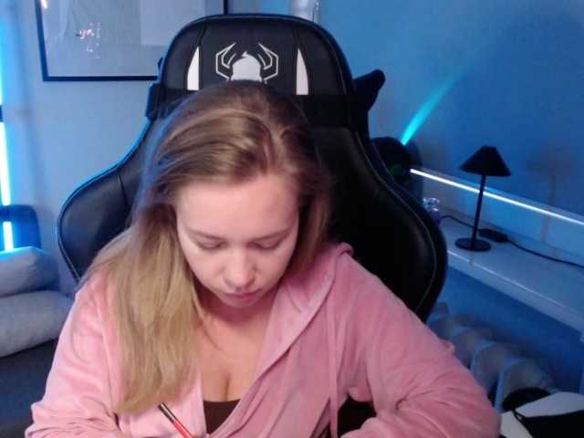 hollyBB live cam on BongaCams