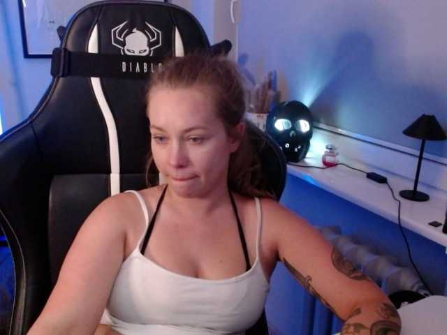 hollyBB live cam on BongaCams