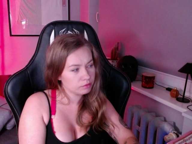 hollyBB live cam on BongaCams