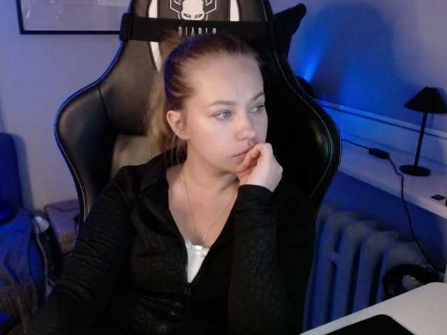 hollyBB live webcam show
