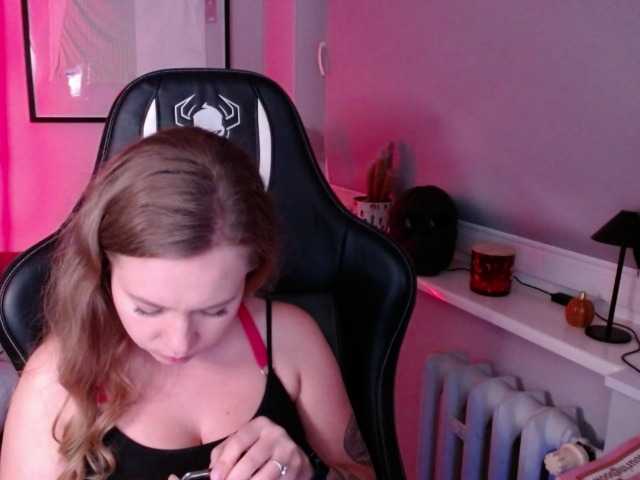 hollyBB live cam on BongaCams