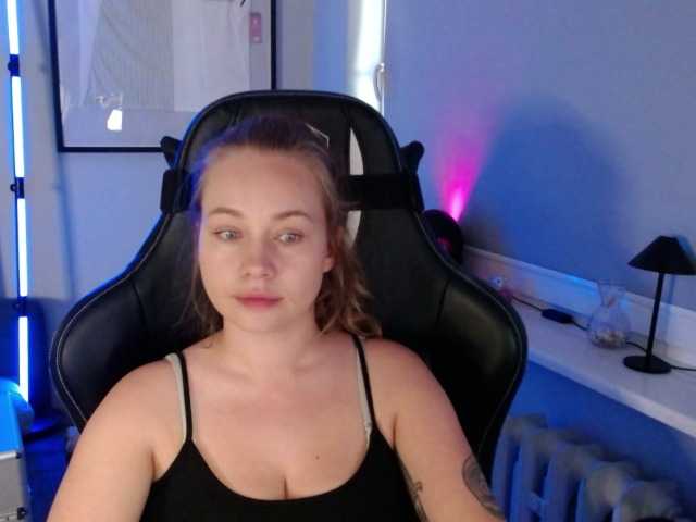 hollyBB live cam on BongaCams