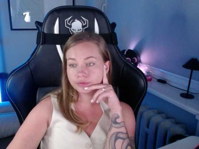 hollyBB live cam on BongaCams