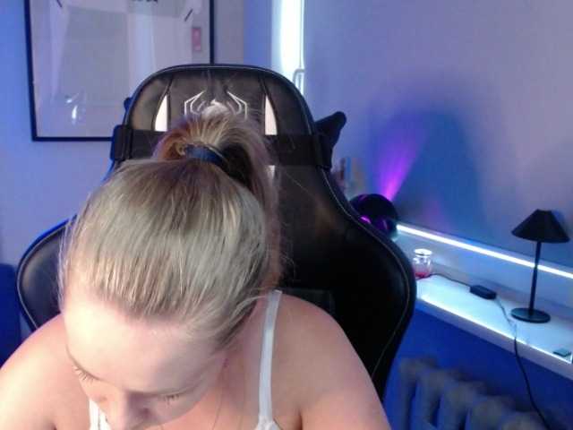 hollyBB live webcam show