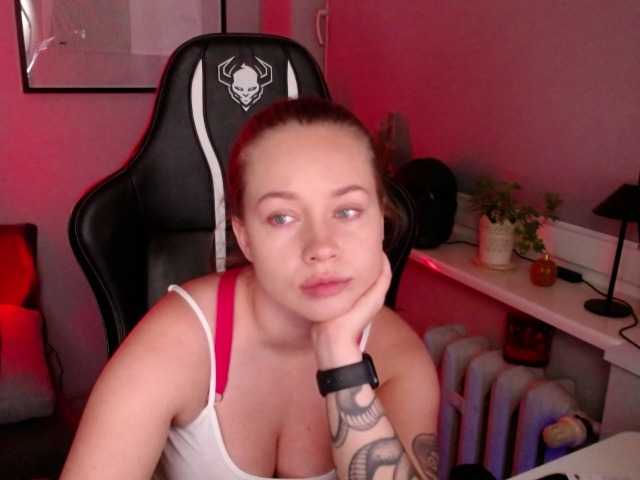 hollyBB live cam on BongaCams
