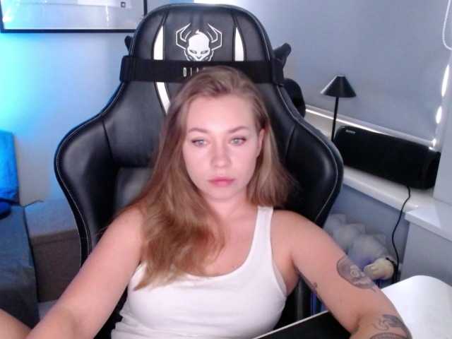 hollyBB live cam on BongaCams