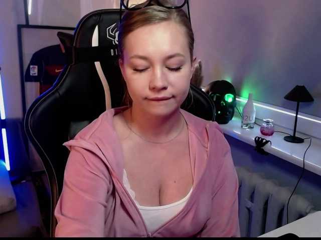 hollyBB live cam on BongaCams