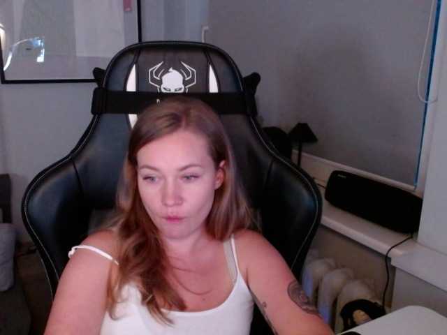 hollyBB live cam on BongaCams