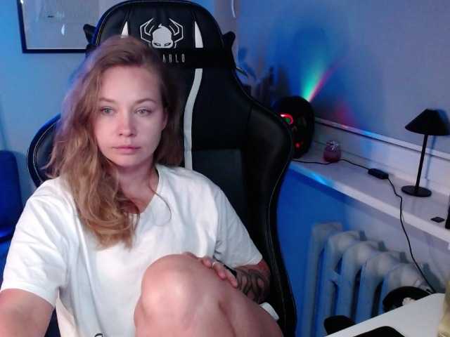 hollyBB live webcam show