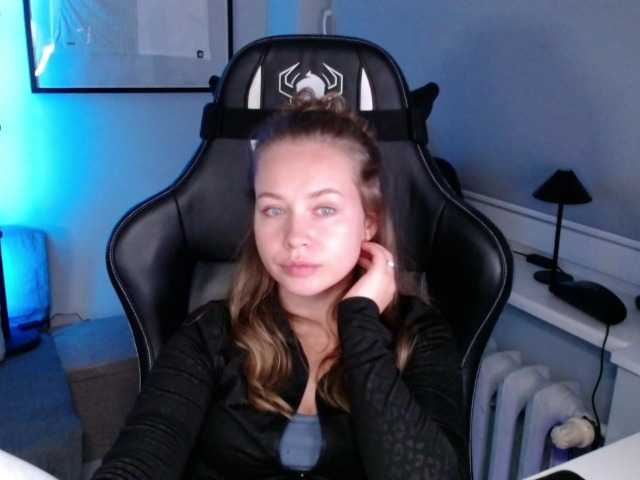 hollyBB live cam on BongaCams