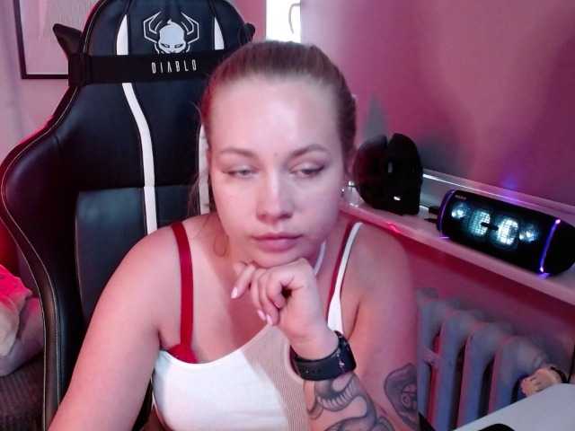 hollyBB live cam on BongaCams