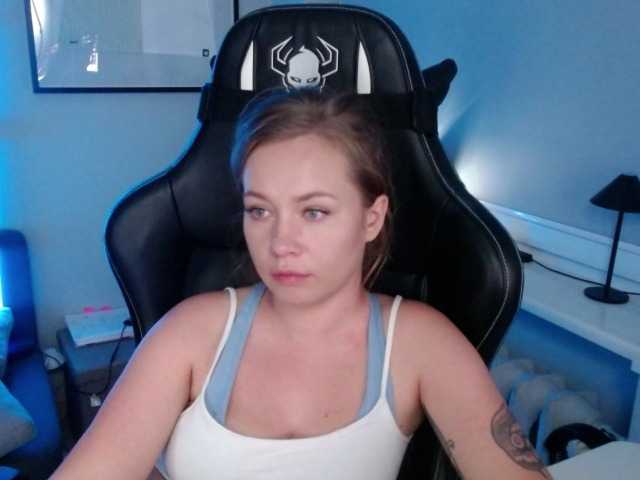 hollyBB live cam on BongaCams