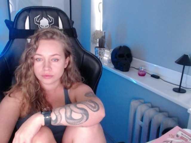 hollyBB live cam on BongaCams