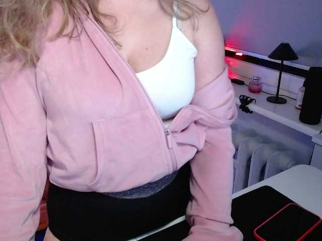 hollyBB live cam on BongaCams