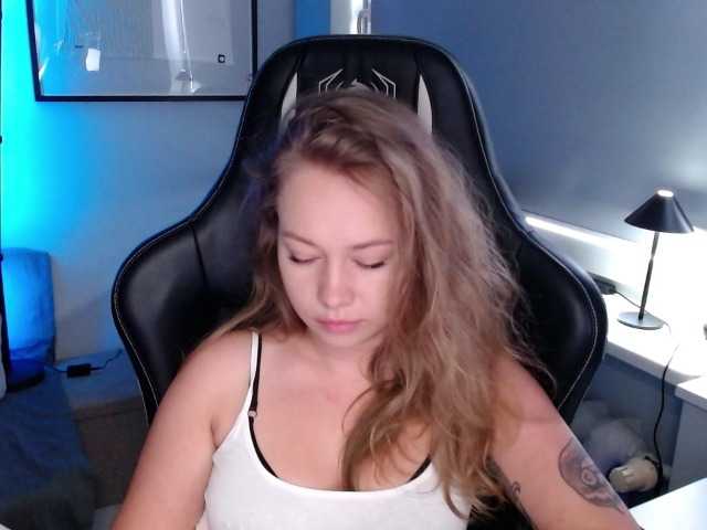 hollyBB live cam on BongaCams