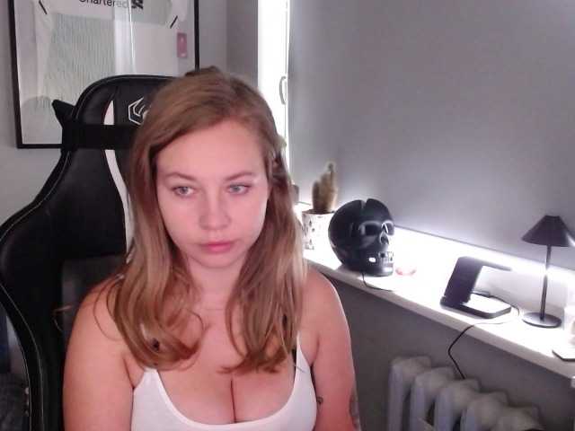 hollyBB live cam on BongaCams