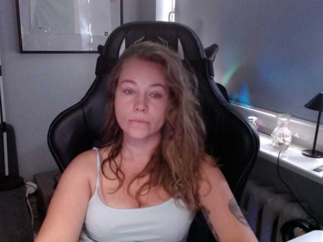 hollyBB live cam on BongaCams
