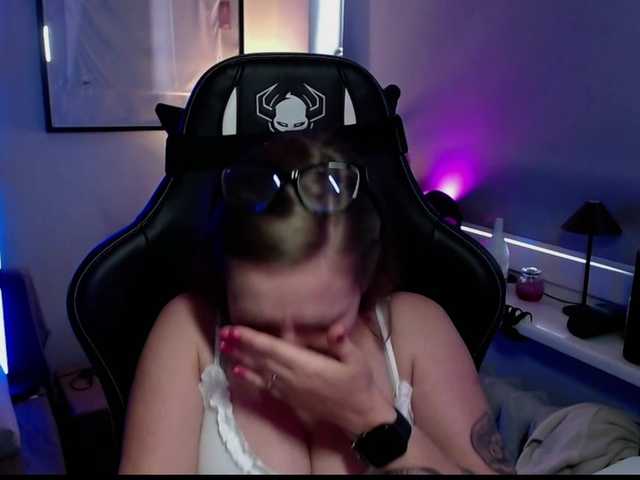 hollyBB live cam on BongaCams