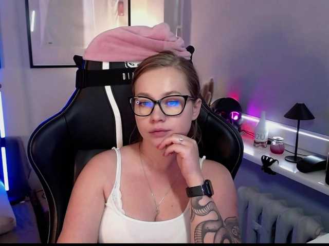 hollyBB live cam on BongaCams