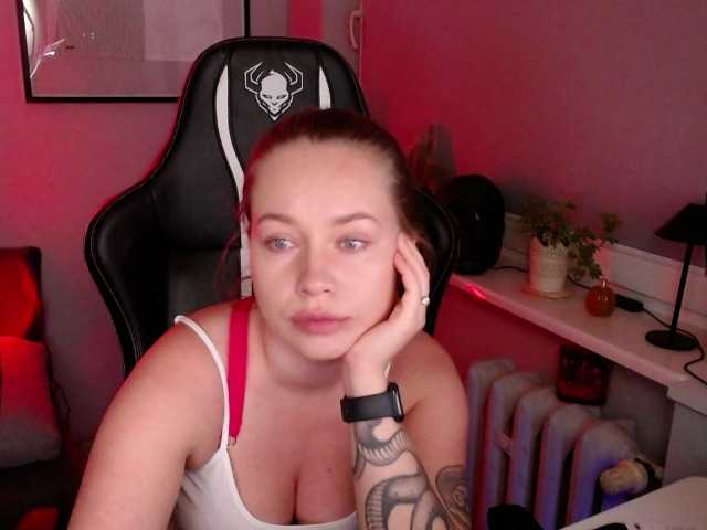 hollyBB live cam on BongaCams