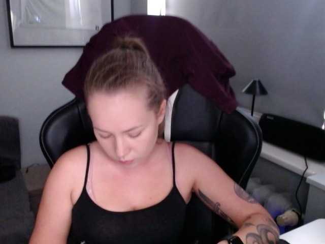 hollyBB