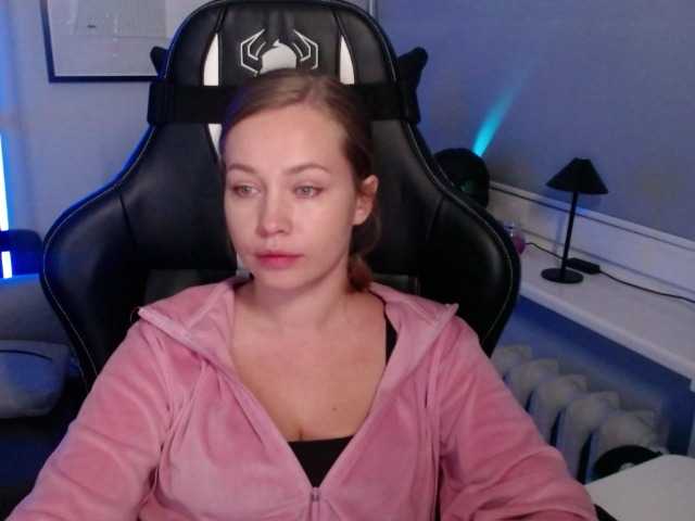 hollyBB live cam on BongaCams