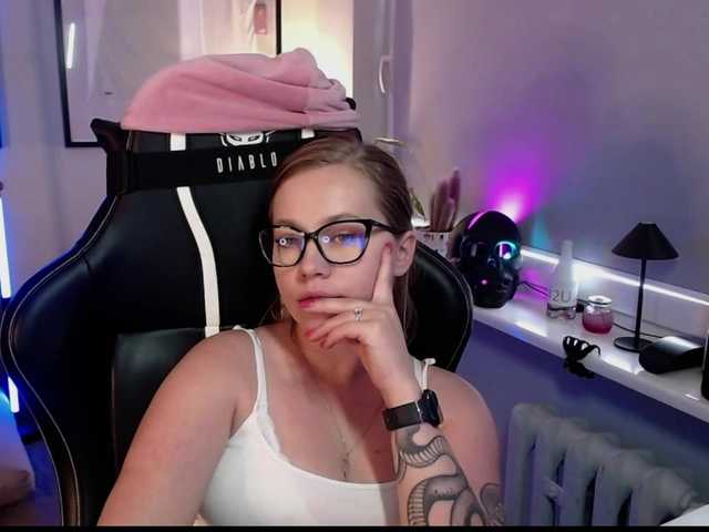 hollyBB live cam on BongaCams