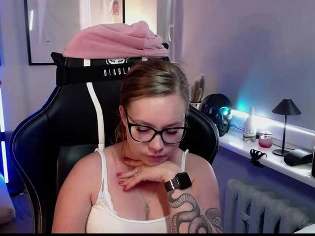 hollyBB live cam on BongaCams