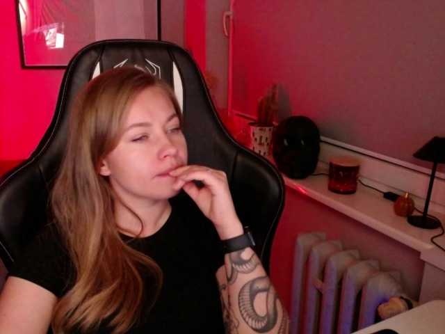 hollyBB live cam