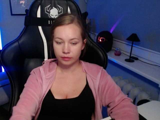 hollyBB live cam on BongaCams