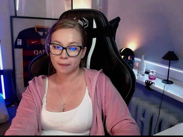 hollyBB live cam on BongaCams
